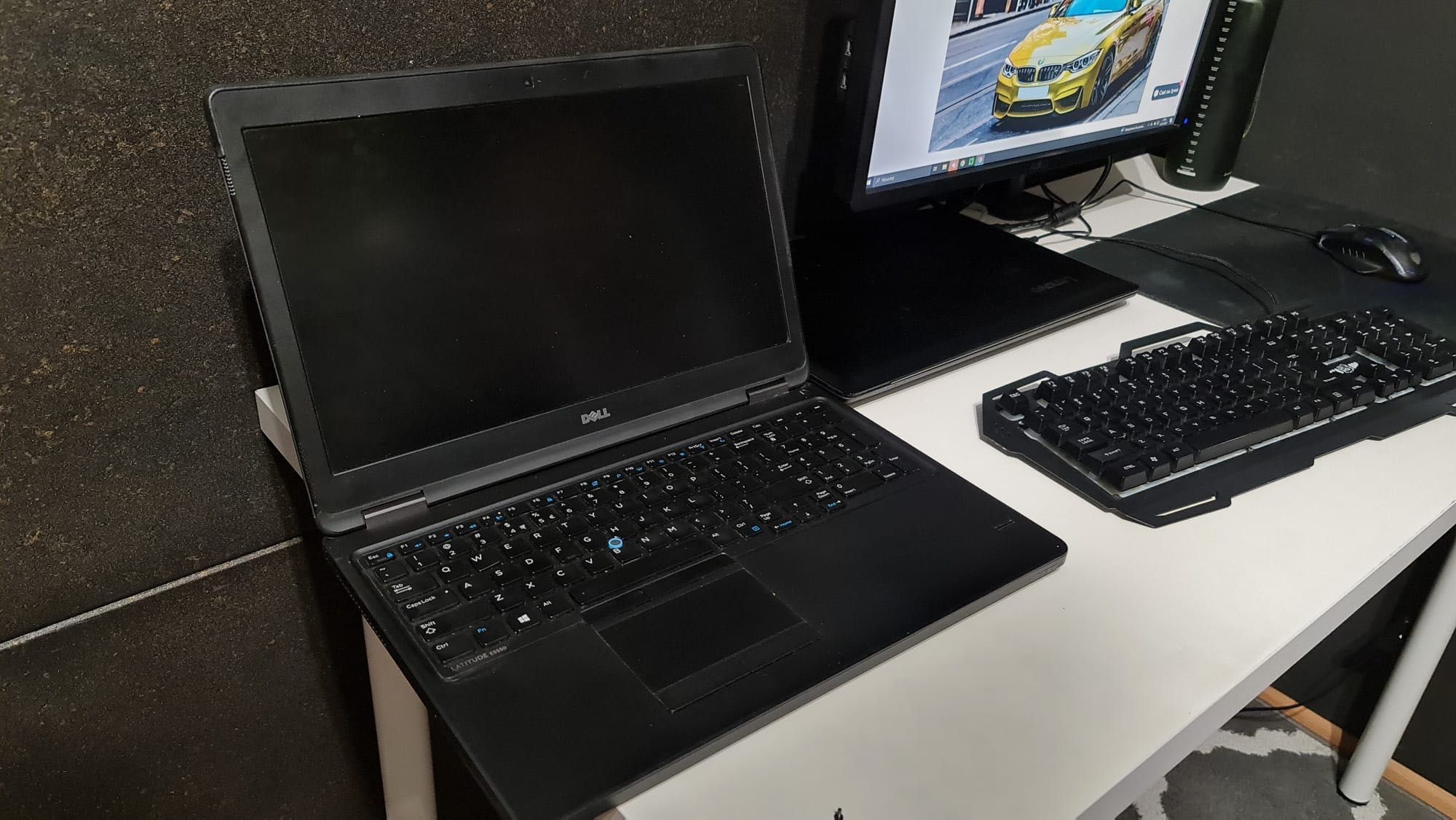 Laptop Dell Latitude E5550 i5 z zew. Monitorem Dell