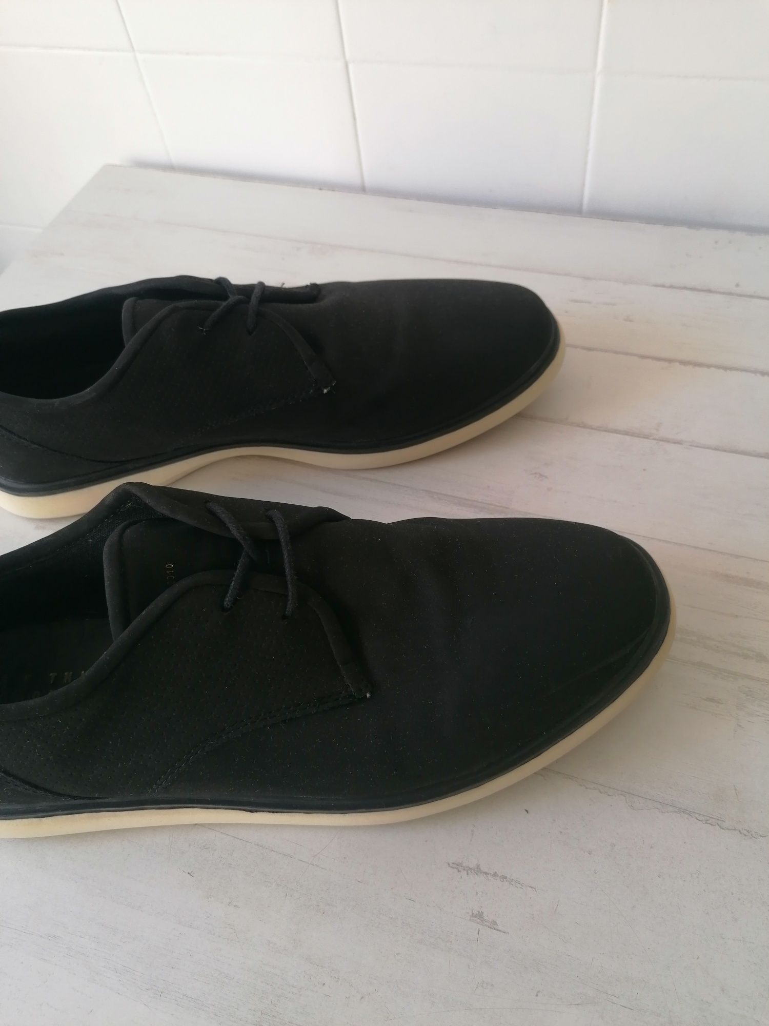 Sapatos Pretos Bershka - Tamanho 42 - Como Novos