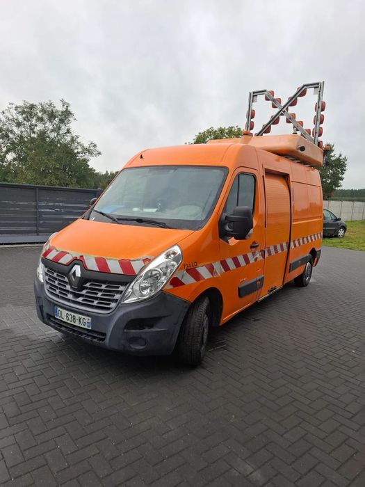 Renault Master  Renault Master drogowa pomoc autostradowa sygnalizacja świetlna