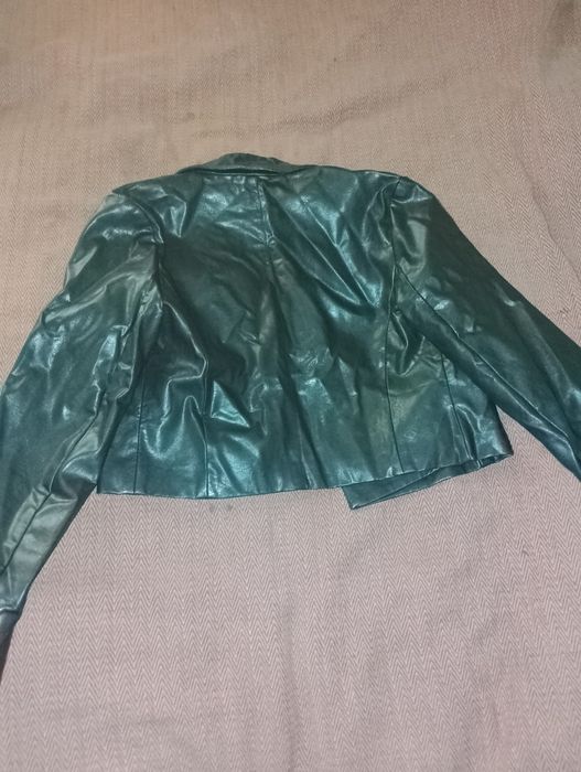 Продам кожаную куртку