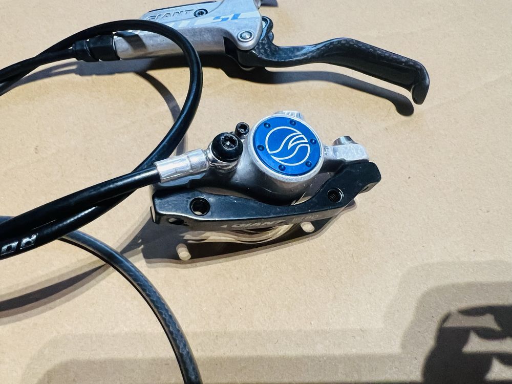 Hamulce hydrauliczne tarczowe GIANT ROOT SL Klamki CARBON Zaciski NOWE