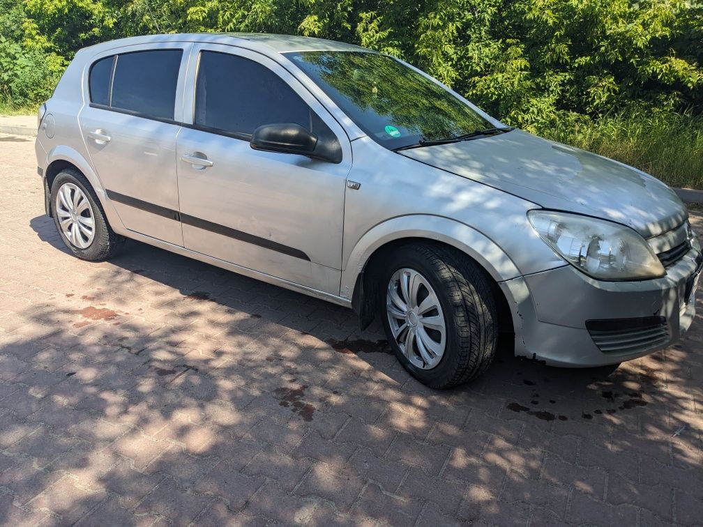 Opel Astra h 1.6 хетчбек 2004