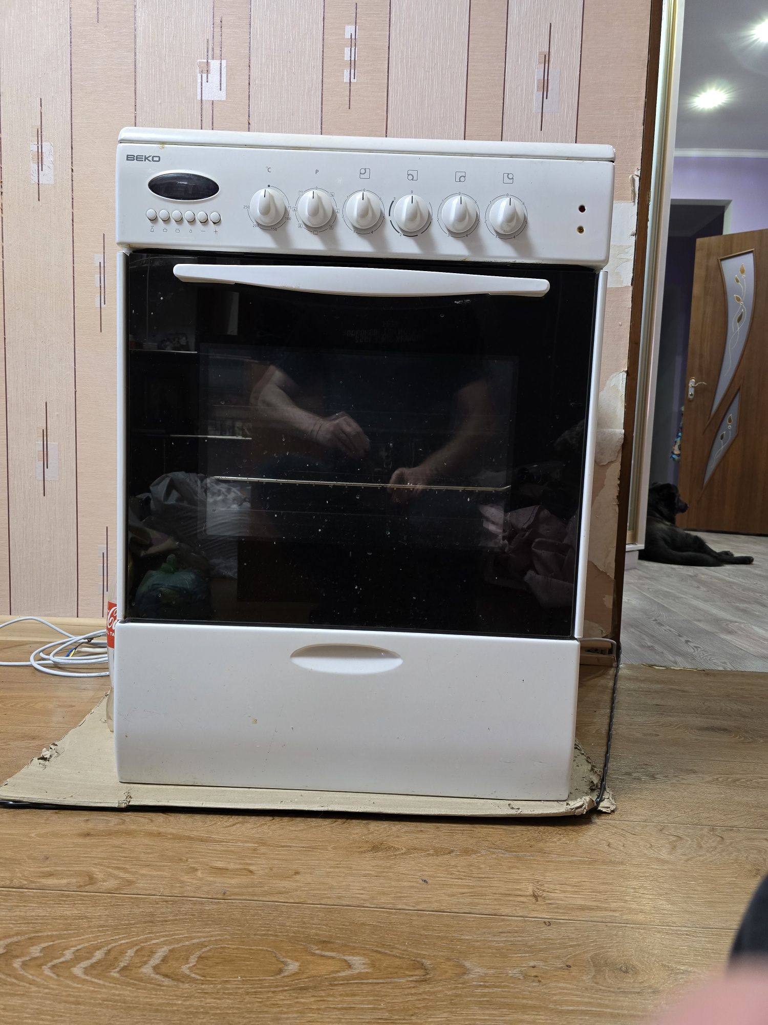 Електроплита BEKO.