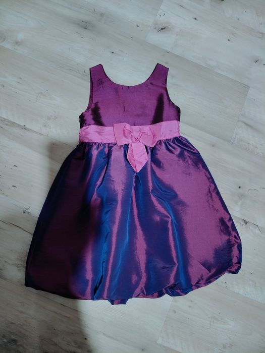 Wizytowa sukienka firmy H&M używana rozmiar 6- 7 lat 122 cm