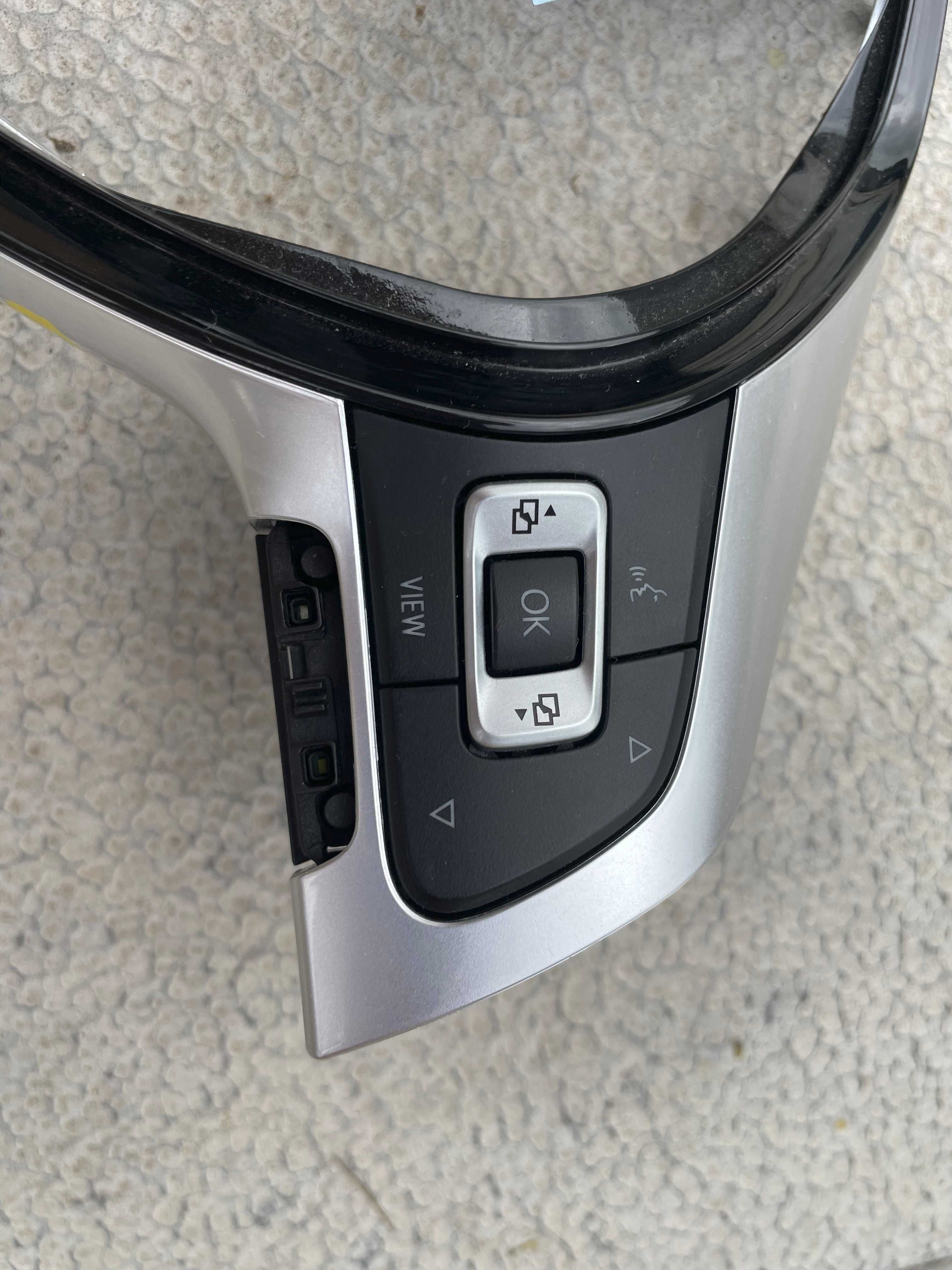 Кнопки управления на руле VW Jetta MK 7 2019