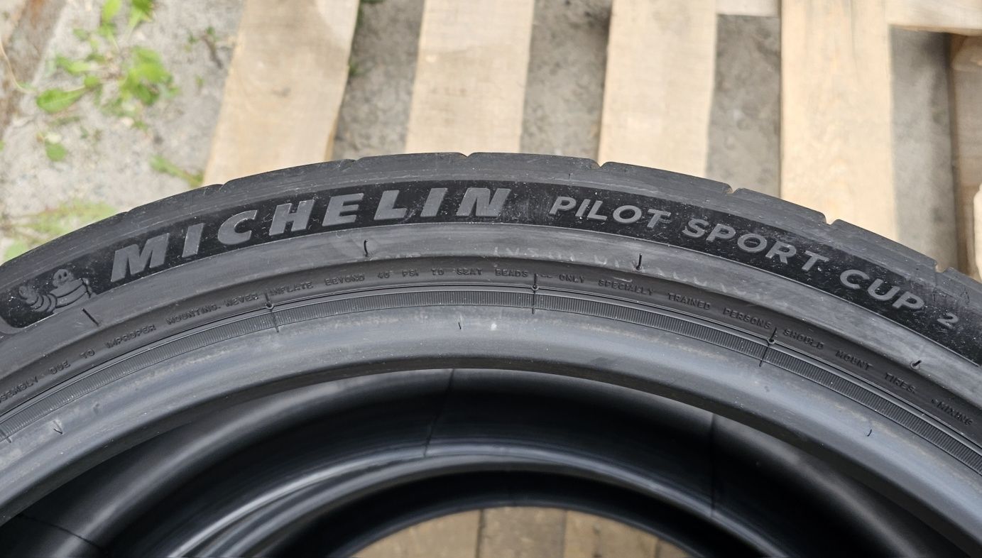 Michelin Pilot Sport Cup2 245/35R19
245/35 R19 93Y