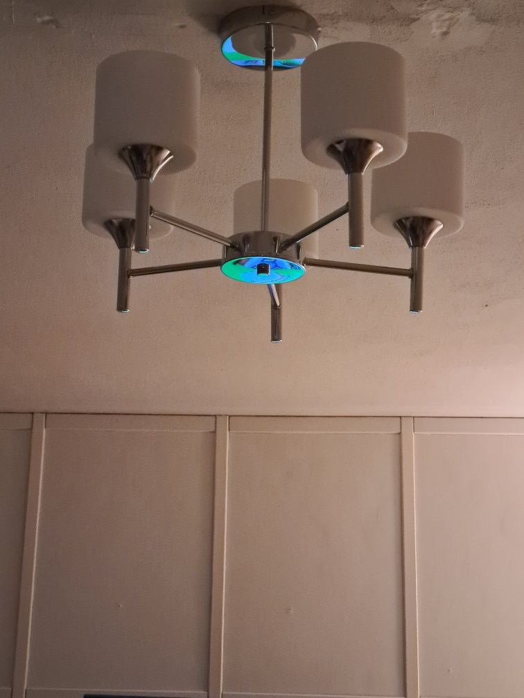 Lampa sufitowa w stylu hampton
