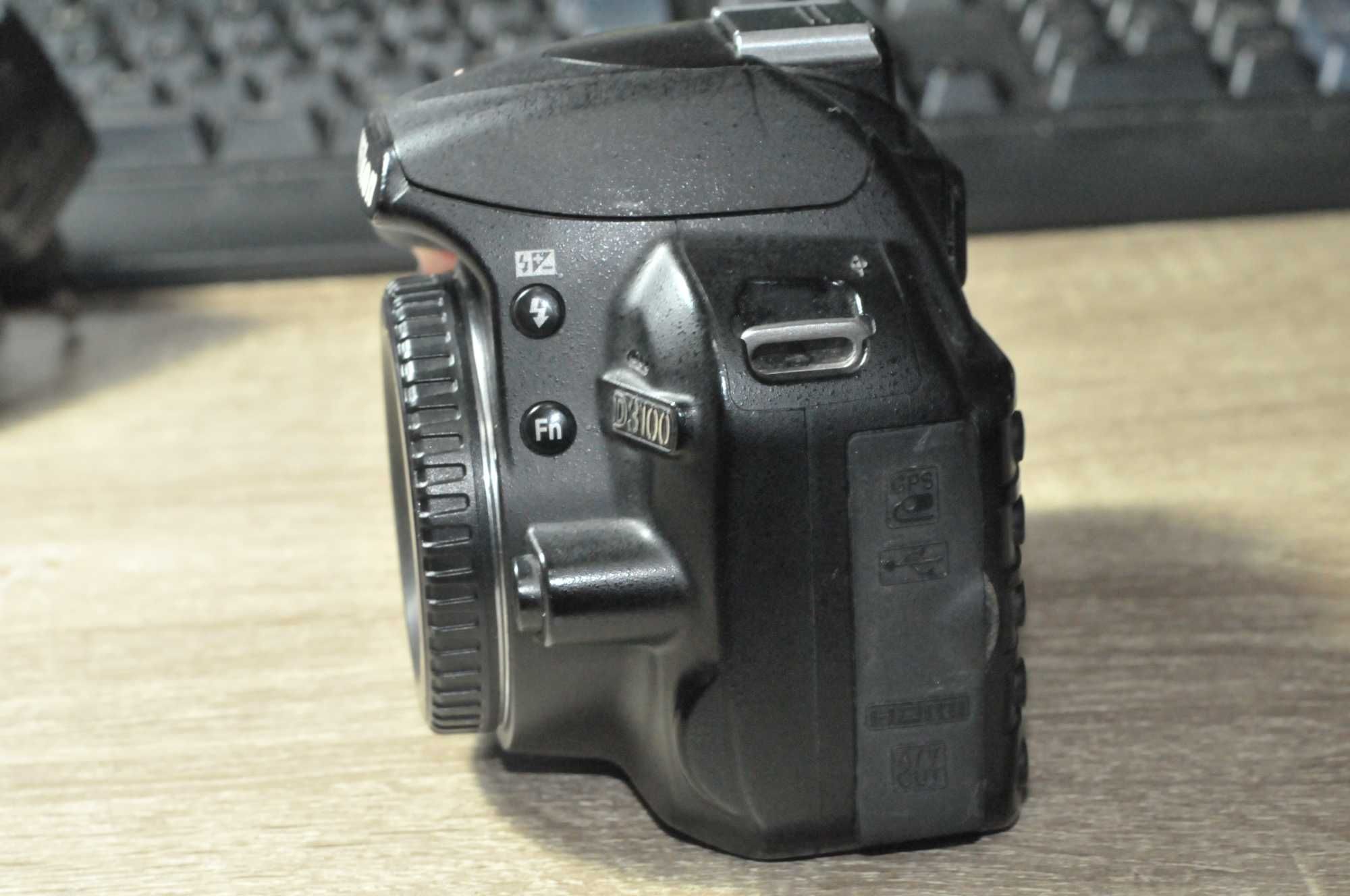 Nikon D3100 + AF-S DX Nikkor 18-55 1:3.5-5.6G VR