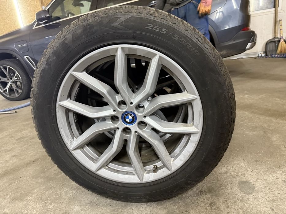Оригінальні диски на BMW з зимовою гумою