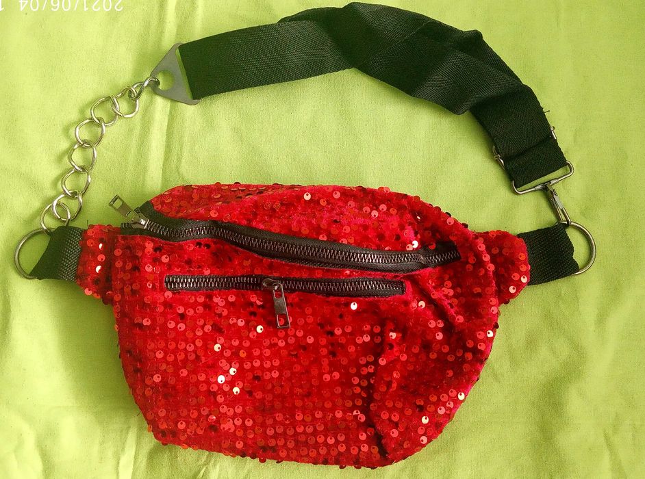 Продам сумочку бананку