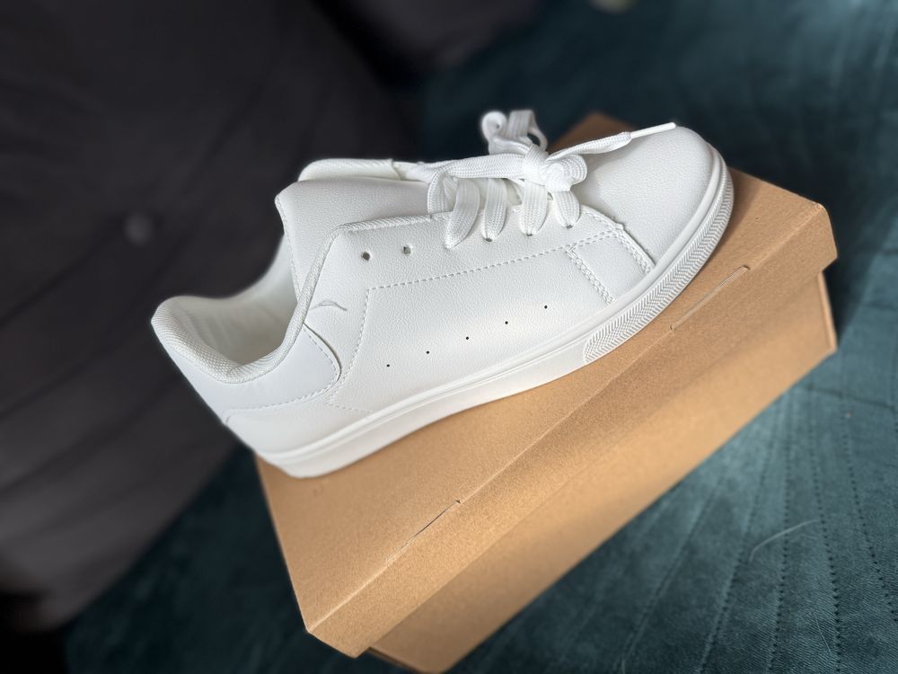 Nowe biale adidady 39