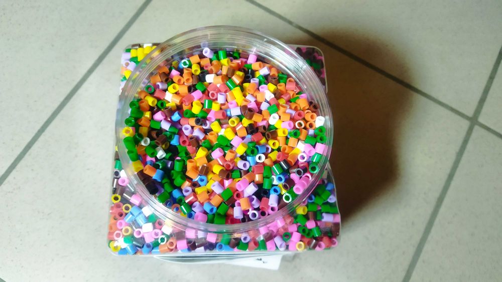 Koraliki do prasowania mix kolorów + podkładki szczypce PYSSLA