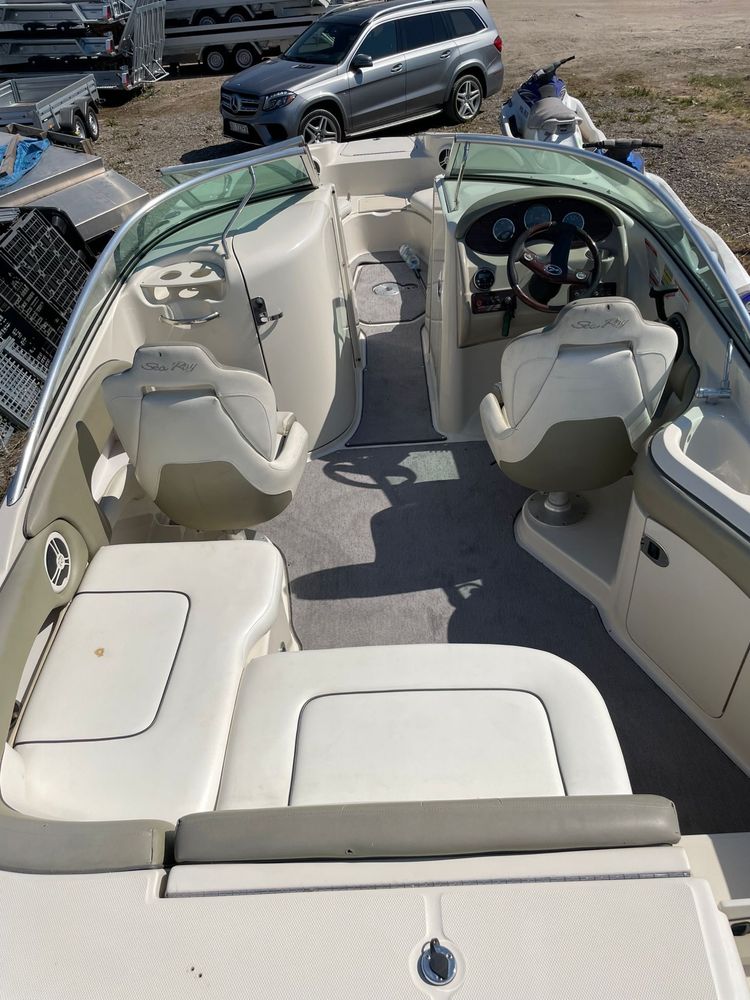 Searay sundeck 220 5.0 mercruiser Bravo 3