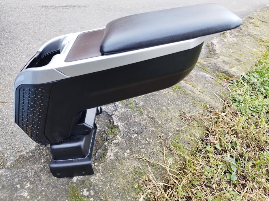 Podłokietnik do Audi A4 B7