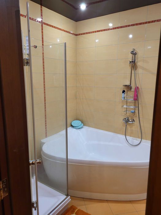 Здається в оренду 3к квартира, Оболонь, м. Мінська