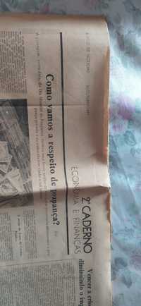 Vendo jornal antigo , diário de notícias