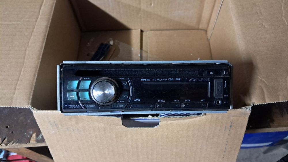 Продам Alpine CDE -130R