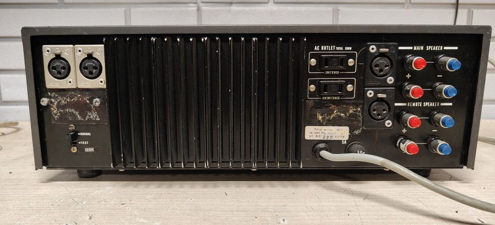 Końcówka mocy SONY TA-3200F. Hi-fi stereo