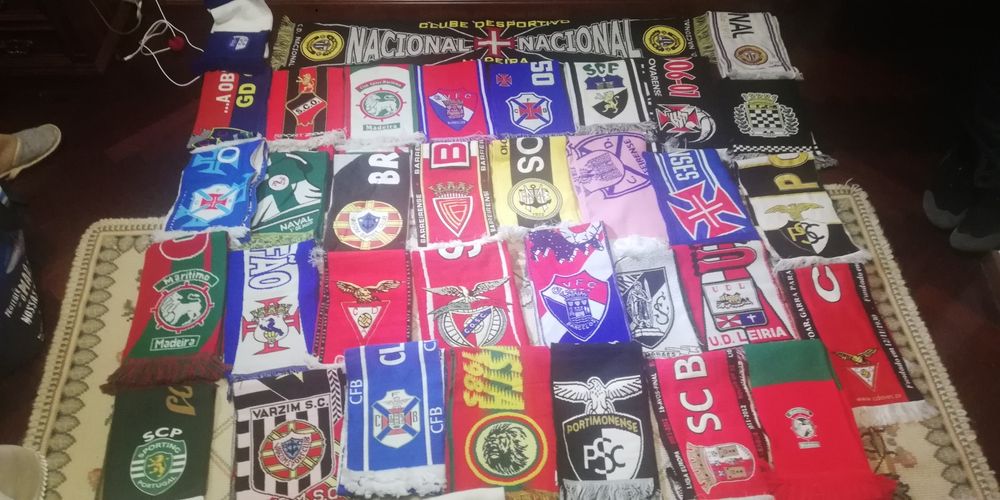 Varios  cachecois de varios preços de varios. Clubes