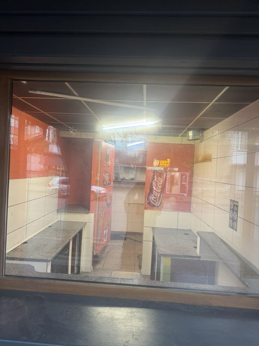 Сдается над дорогой киоск в центре города