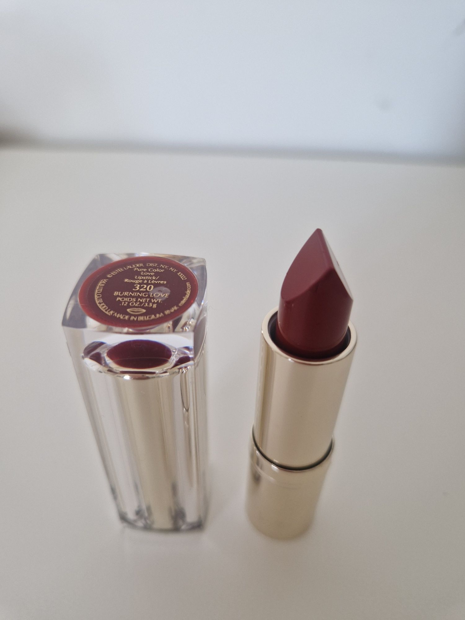 Baton novo estee lauder