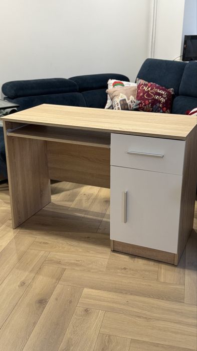 Komplet mebli szafa, biurko, komoda oraz polka wiszaca nad biurko