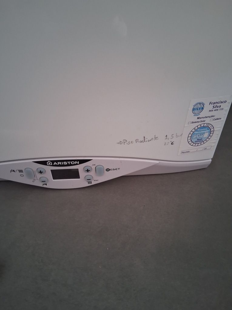 Caldeira Ariston Cares Premium 24 Eu2