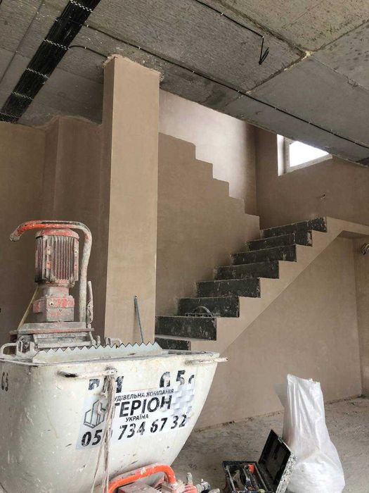 Стяжка підлоги. Машинна штукатурка стін. Гіпсова, известково цементна