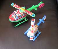 Dois Helicópteros antigos, Brinquedo em chapa e plástico