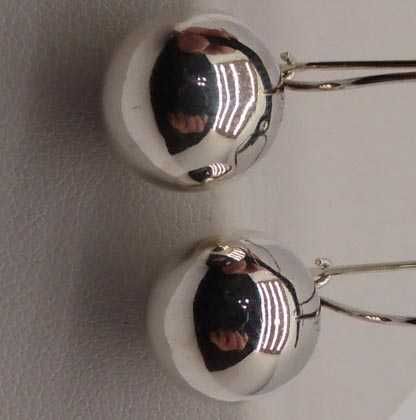 Srebrne wiszące kolczyki kulki 1,31 cm.