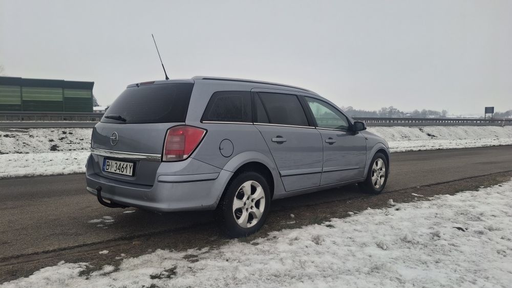 Sprzedam opla astre 1.9 cdti (Opony zimowe) !!!