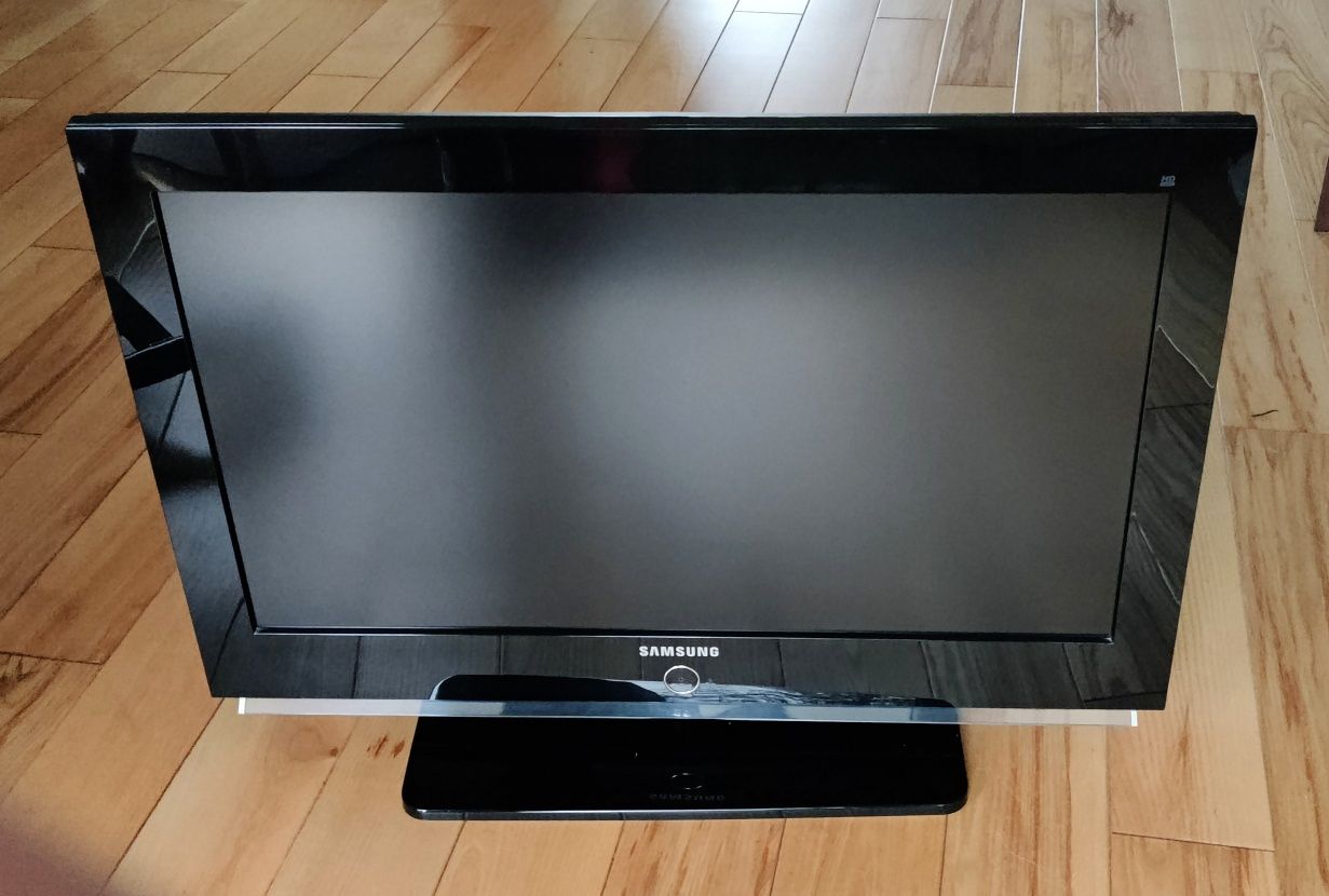 Telewizor samsung 32 cale z pilotem