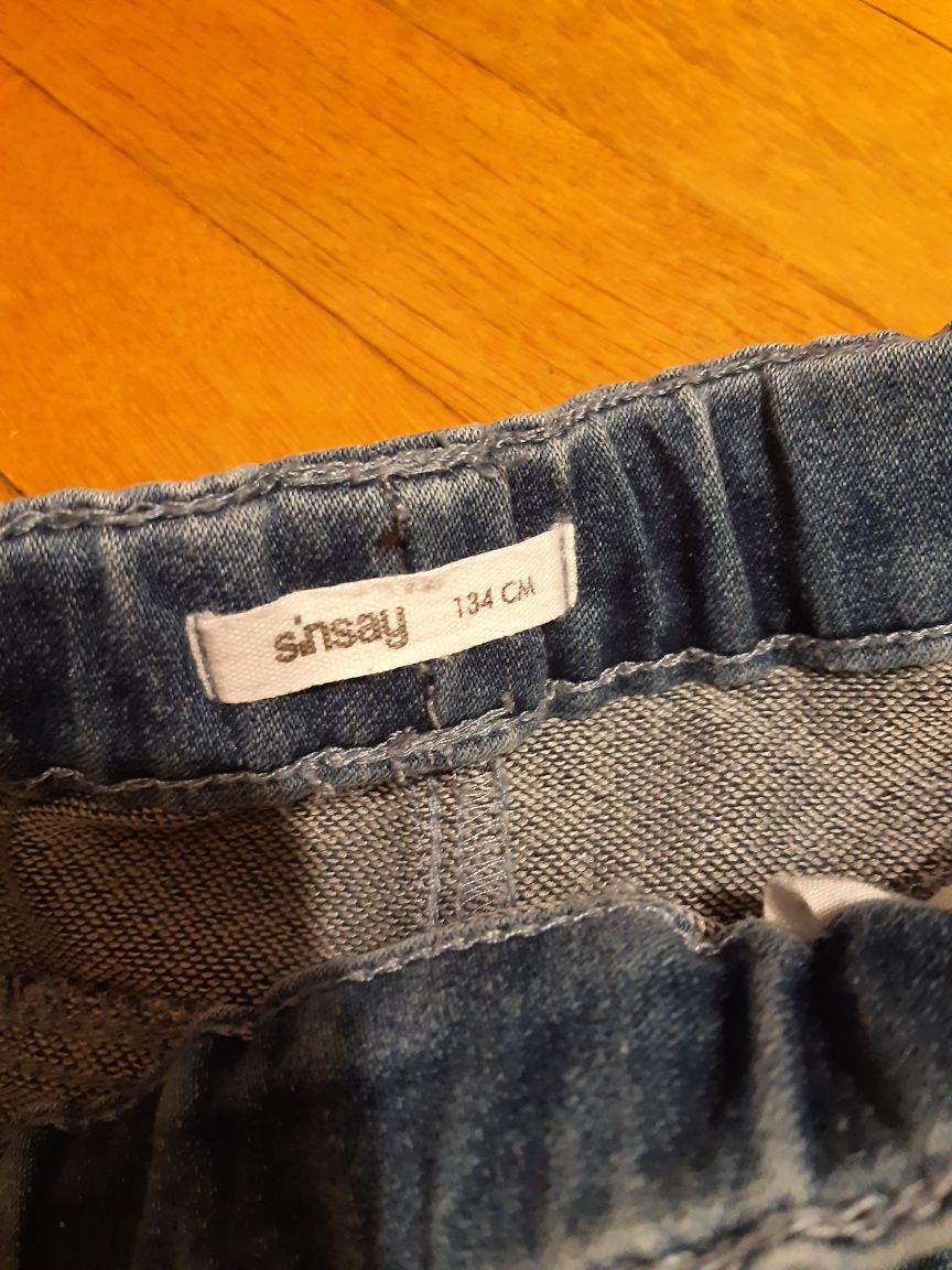 Spodnie jeans dla dziewczynki 134