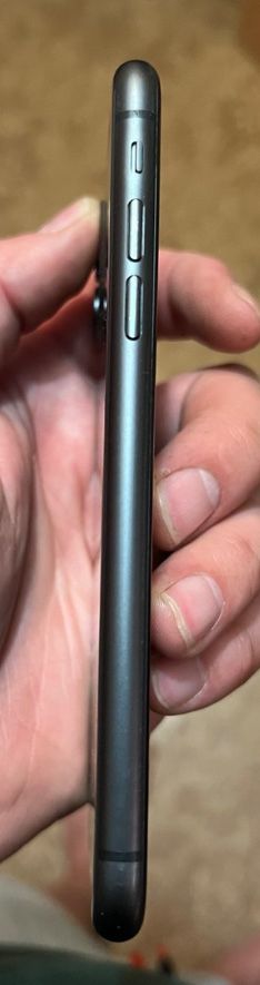 iphone 11 чорного кольору (торг)
