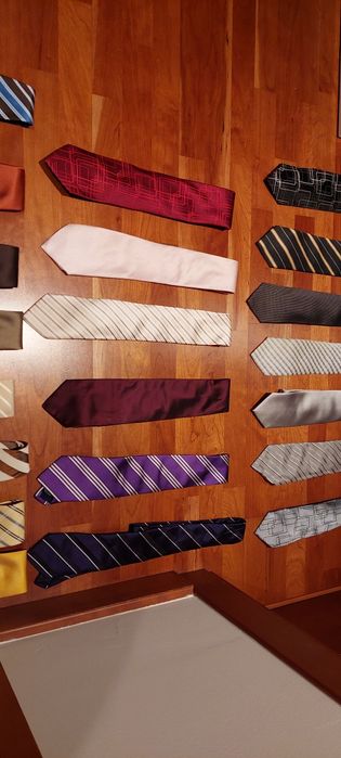 33 Gravatas - preço unitário