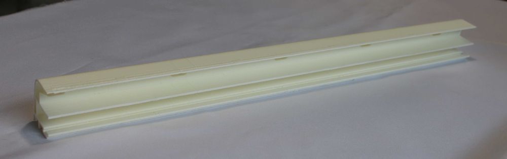 Prowadnicy rolety w kamperze, przyczepie kempingowej - prawa