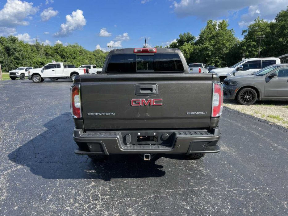 GMC Canyon AT4 Crew Cab      2021