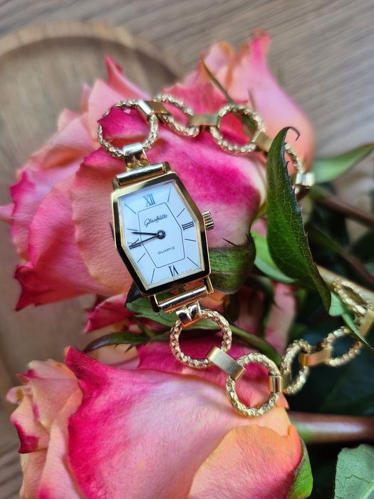 Piekny stary zegarek kwarcowy Glashütte