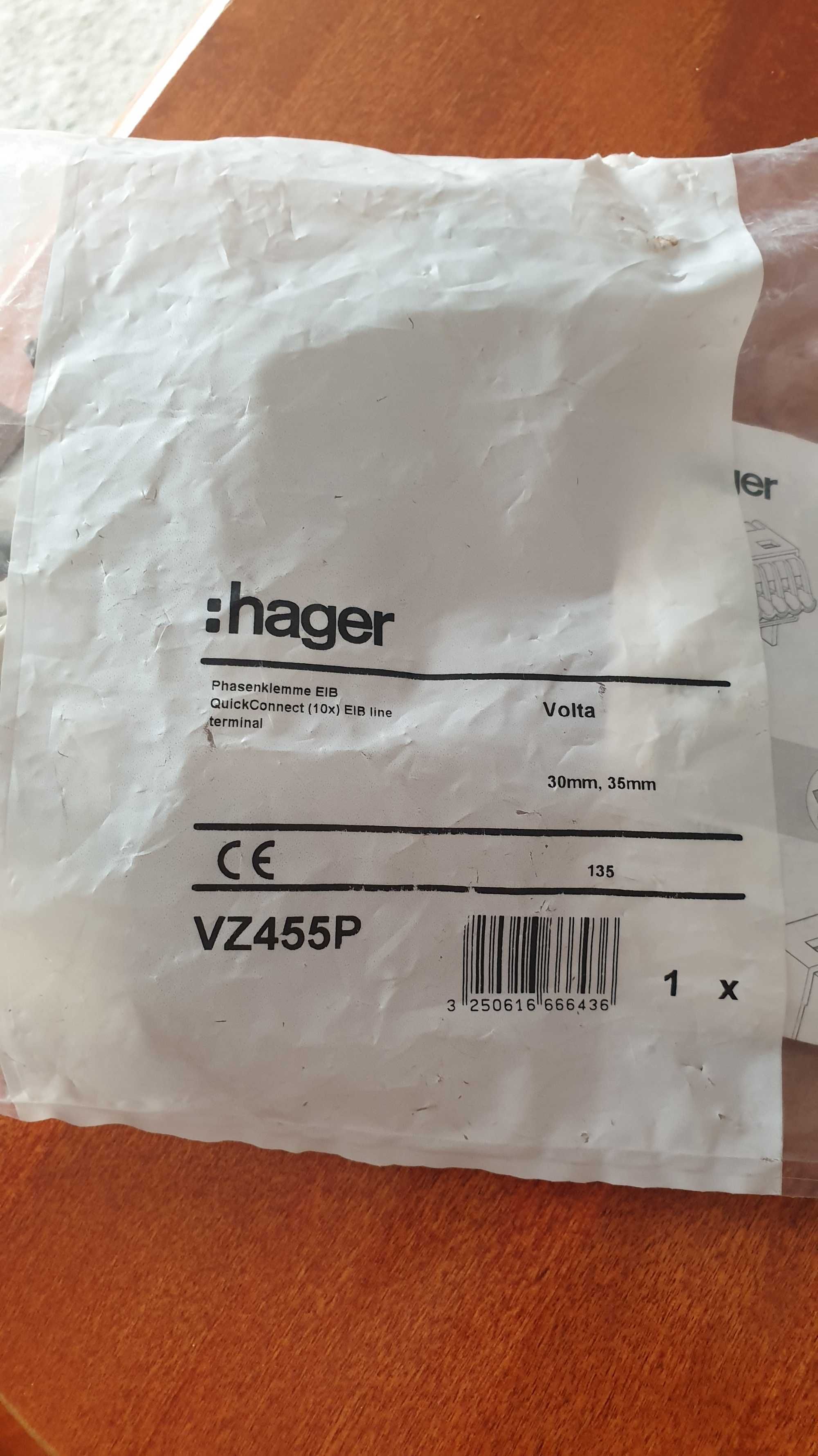 HAGER QuickConnect zacisk fazowy VZ455P  (5x1,5 - 4mm2)