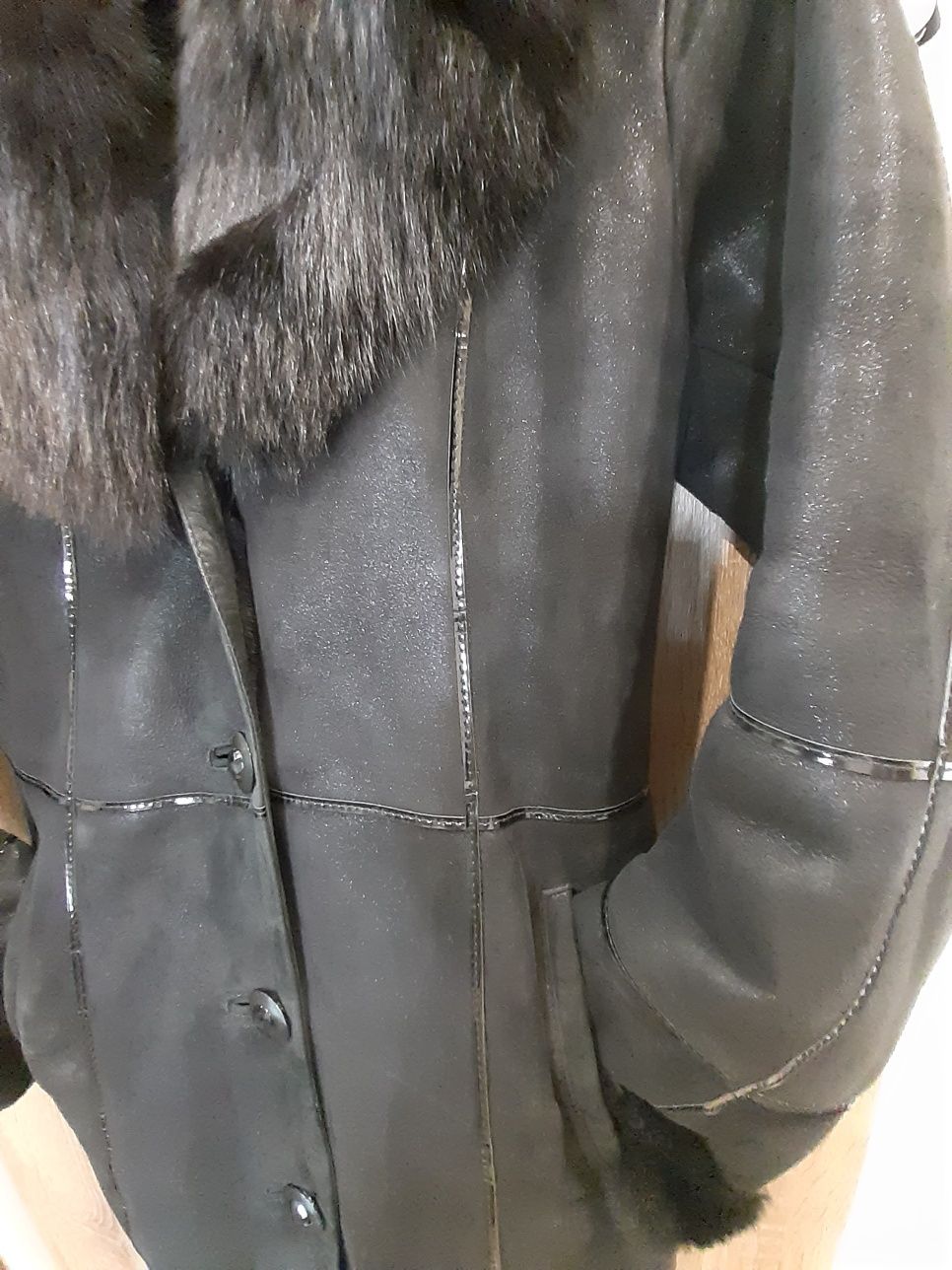 Продам натуральную женскую дубленку