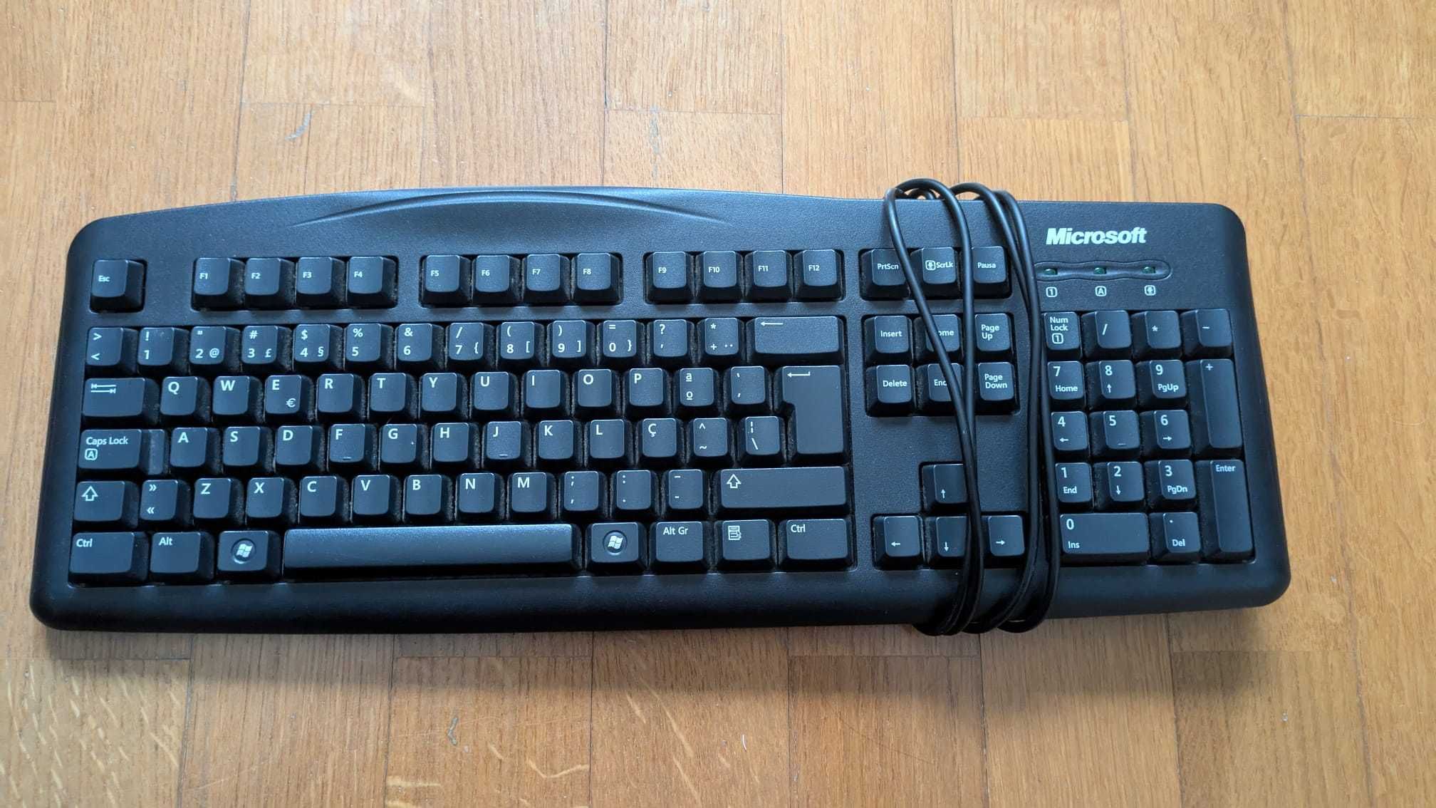 Teclado com Fios da Microsoft (Estado Novo)