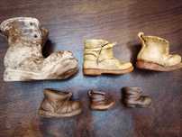 Coleção curiosa de 6 botas de vagabundo artesanais em argila