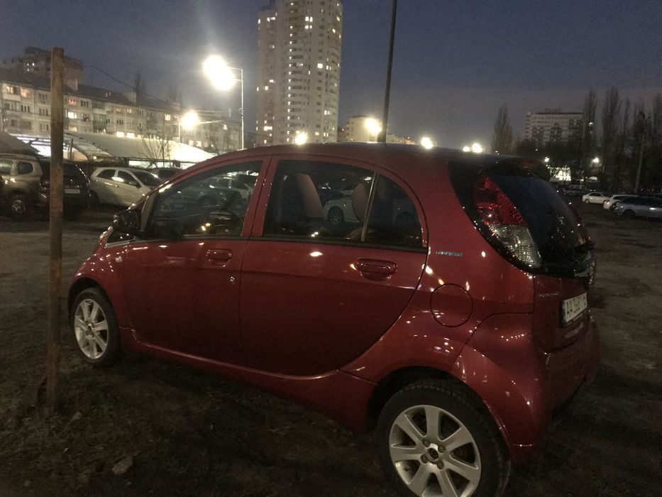 Продаж гарненького електромобіля Peugeot iOn 2015 без %