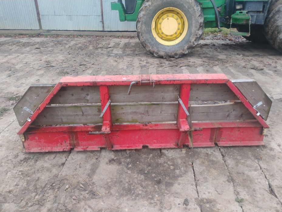 Łyżka na tuz lub tył