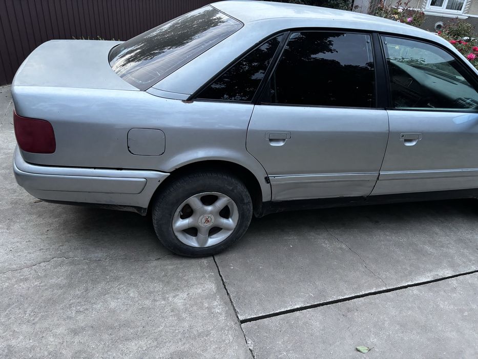 Продам ауді 100 с4
