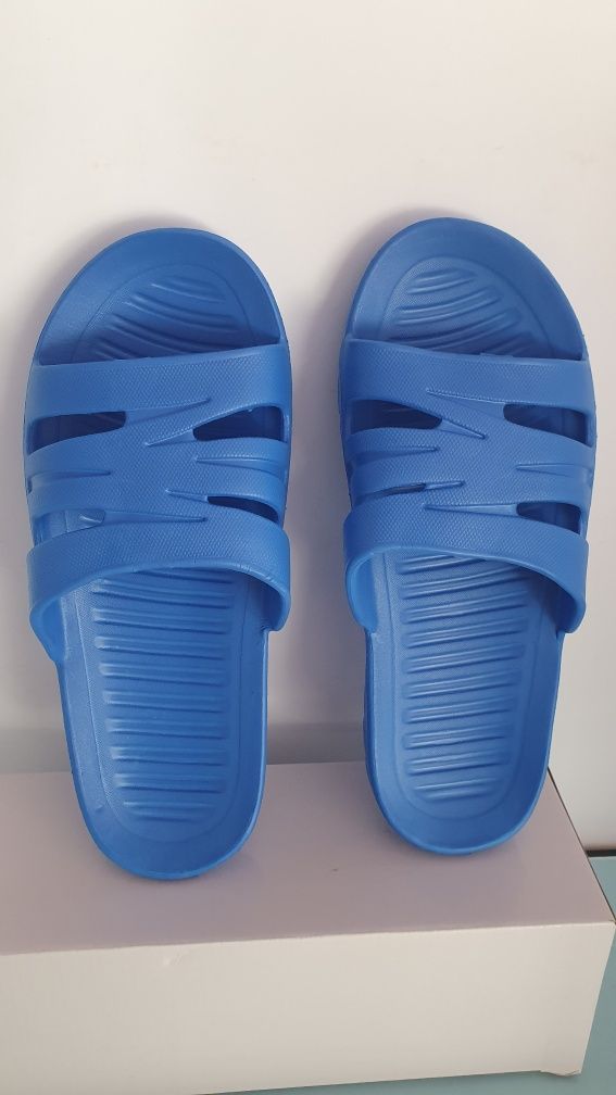 Klapki piankowe uniwersalne modne rozmiar 40.  Długość stopy 26 cm