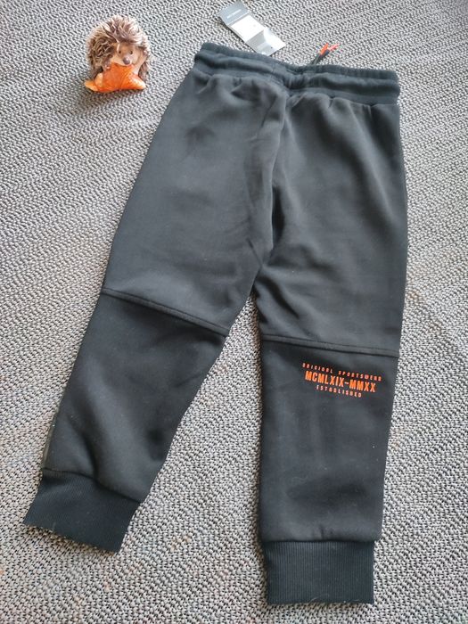 Nowe spodnie dresowe dla chłopca  1,5-2 lata