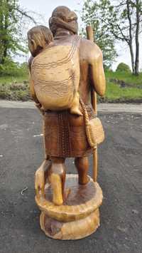 Stara rzeźba wykonana z drewna