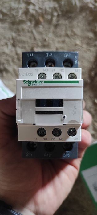 контактор Schneider Electric TeSys LC1D32