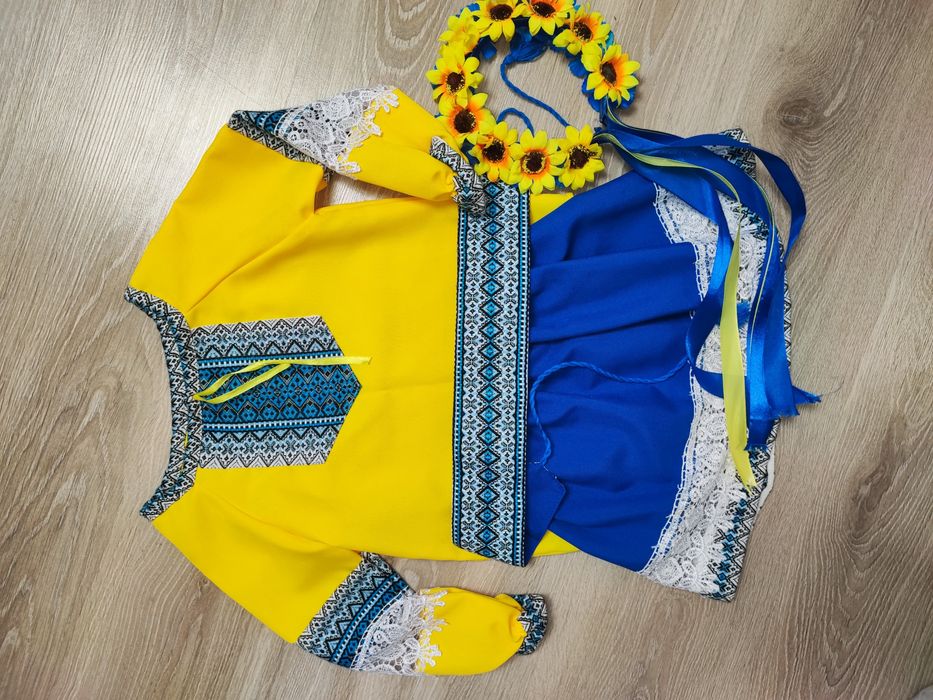 Вишиванка Український костюм віночок 3-4 роки